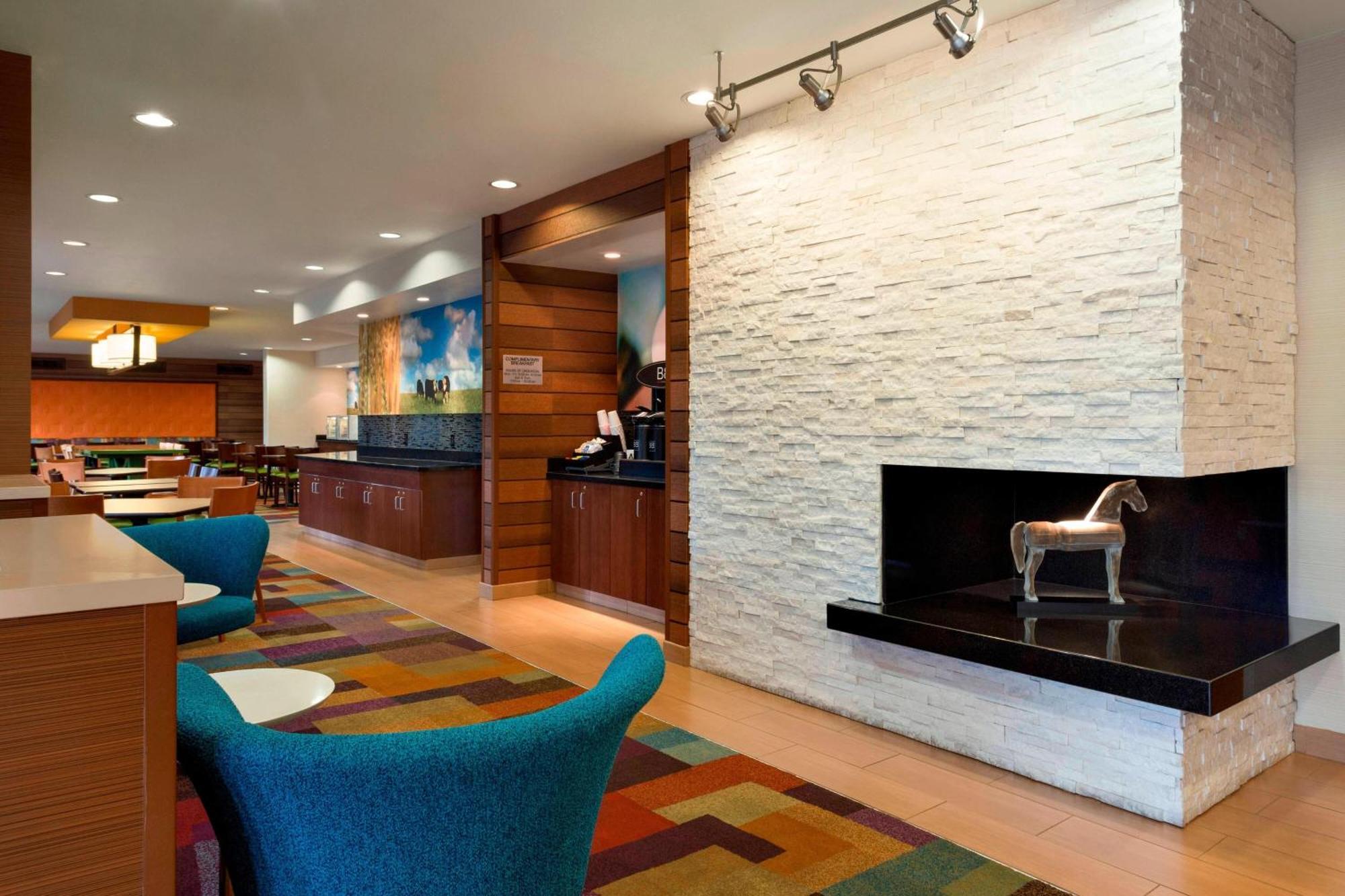 Hotel Fairfield & By Marriott